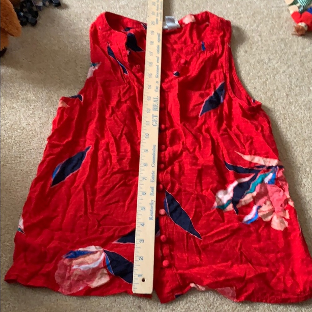 Cute red blouse XS